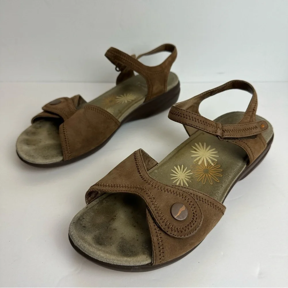 Dansko Iris Nubuck Sandals Women's Size 10 or EU Size 40 Shoes Beige Slingback